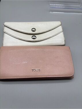 Bundle of 2 Tod’s Leather Continental Wallets Pink and Ivory